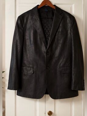Hechter Studio Men’s Black Blazer – 44R– Sleek Modern Tailored Jacket